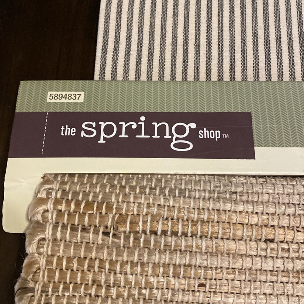 The Spring Shop Table Runner - Picture 2 of 4